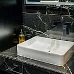 V21 Luxury דירה