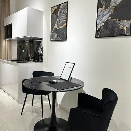 V21 Luxury With Ac