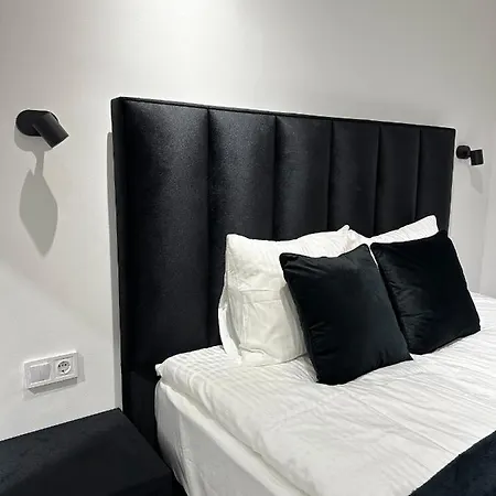 V21 Luxury With Ac