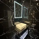 V21 Luxury *