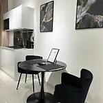 V21 Luxury