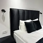 V21 Luxury