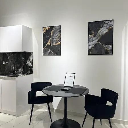 V21 Luxury Apartment