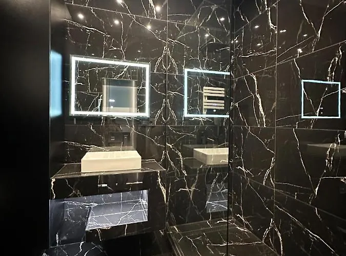V21 Luxury * بودابست