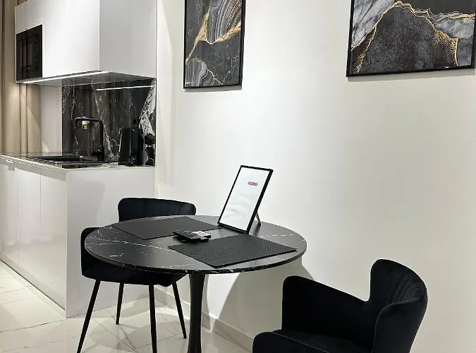 V21 Luxury