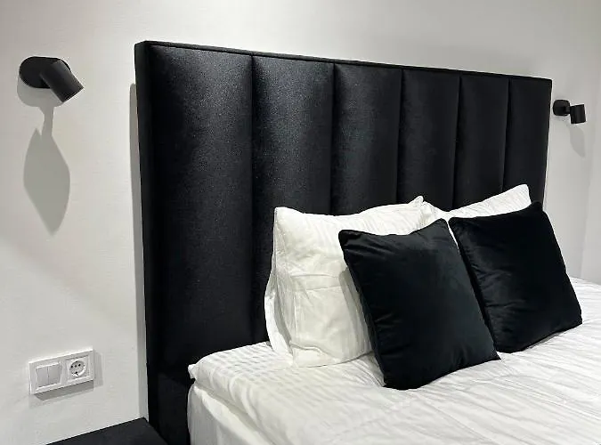 V21 Luxury